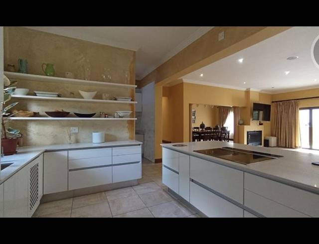 7 BEDROOM HOUSE FOR SALE IN SAVANNA HILLS